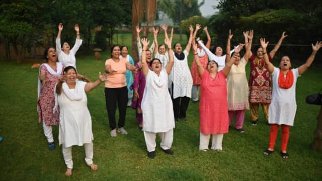 🧘‍♂️ 10 Simple Yoga for Old People – Gentle Poses for Better Health